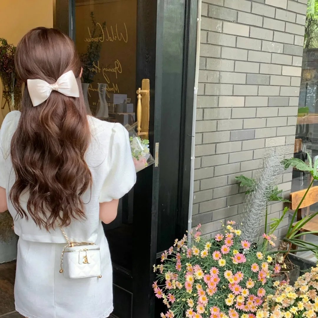 赤裸的公务员